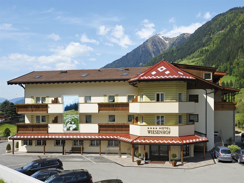 Wiesenhof Gardenresort ซานเลโอนาร์โด อิน ปาซีเรีย ภายนอก รูปภาพ